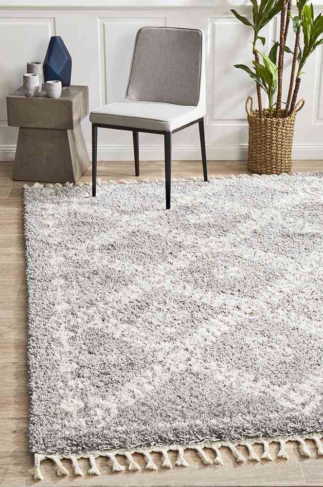 V107-SAF-33-SIL-400X300-207842-00 Saffron 33 Silver by Rug Culture - 400X300CM - RECTANGLE - Image 1
