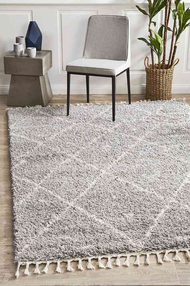 V107-SAF-44-SIL-330X240-207948-00 Saffron 44 Silver by Rug Culture - 330X240CM - RECTANGLE - Image 1