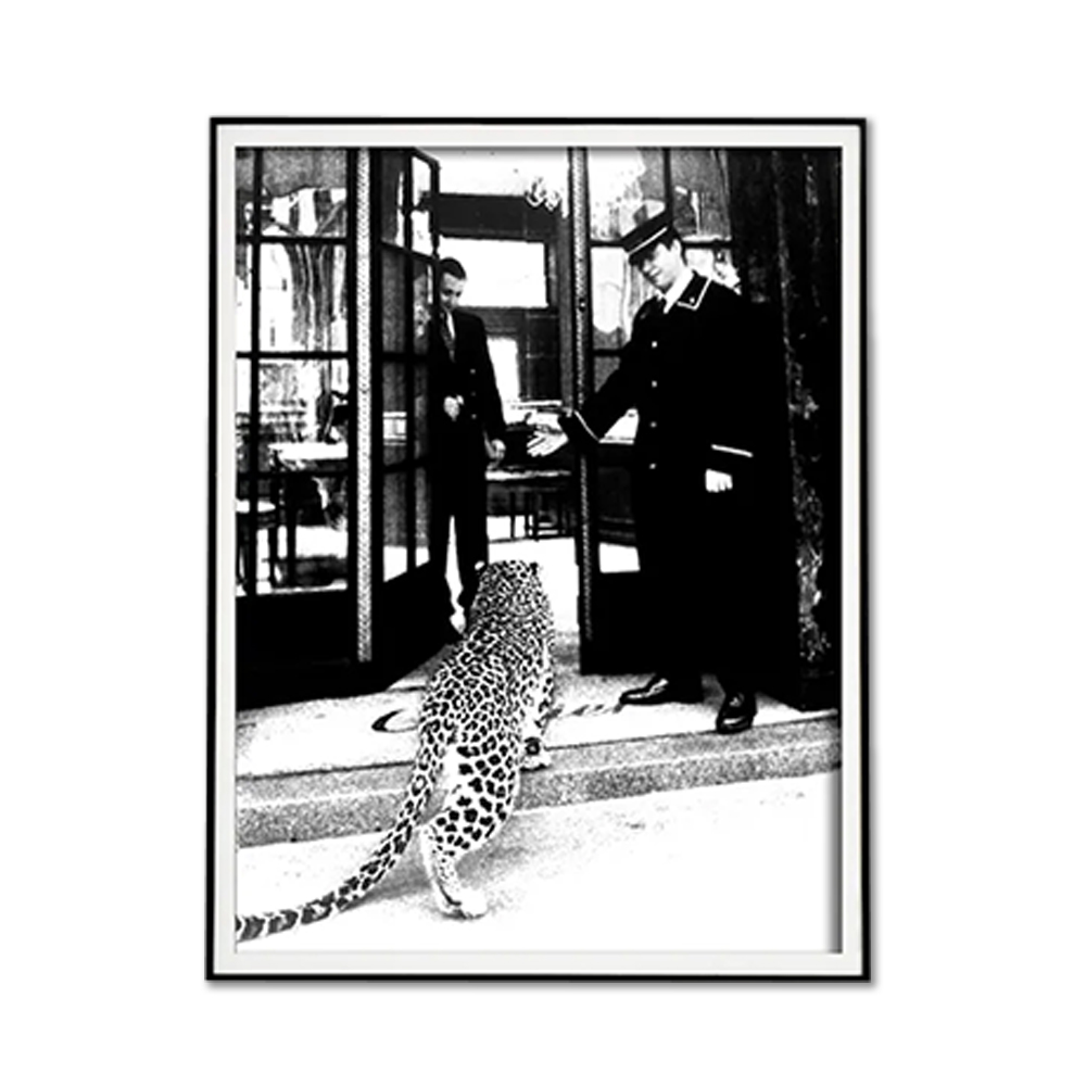 V207-2255-005-183810-00 Wall Art 70cmx100cm Luxury Brand Leopard Jewelry Shop Poster, Black Frame Canvas - Image 1