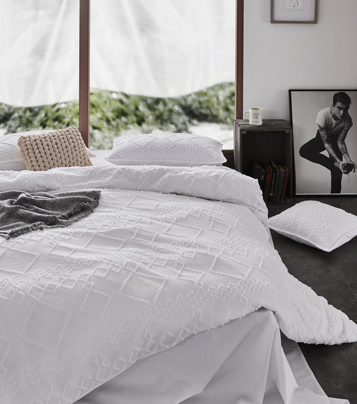 V439-AQSTUFWCP-202507071215-00 100% Premium Tufted Microfibre Quilt Cover Set - Ultra-Soft, Durable Embroidery Bedding Comforter Set - Machine Washable & Zipper Closure - White - Single - Image 1