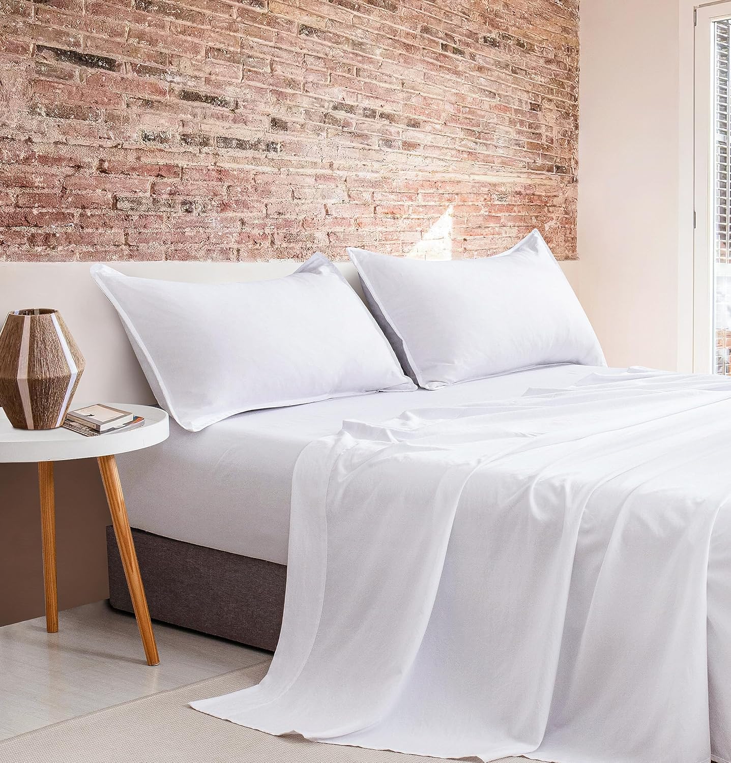 V439-DSSTWHITEWM-191277-00 Vintage Washed Microfibre Sheet Set with 2 Pillowcases - White - King - Image 1