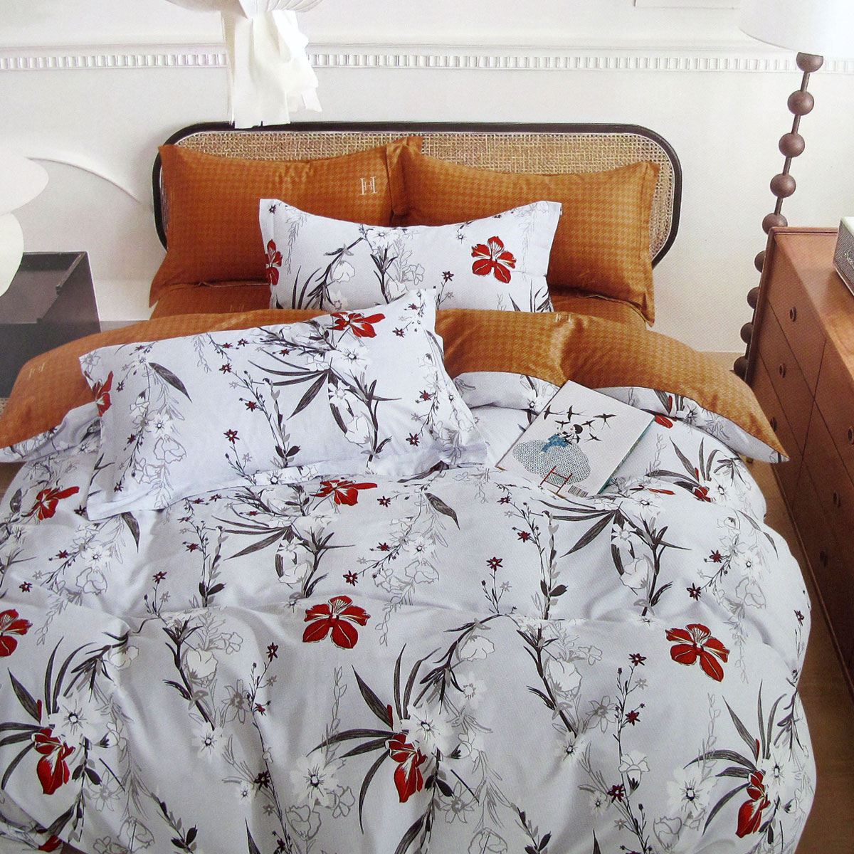 V442-ATX-QUILTCS-300TCBORONIA-SILVER-KI-191808-00 300TC Boronia Silver Reversible Cotton Quilt Cover Set King - Image 1