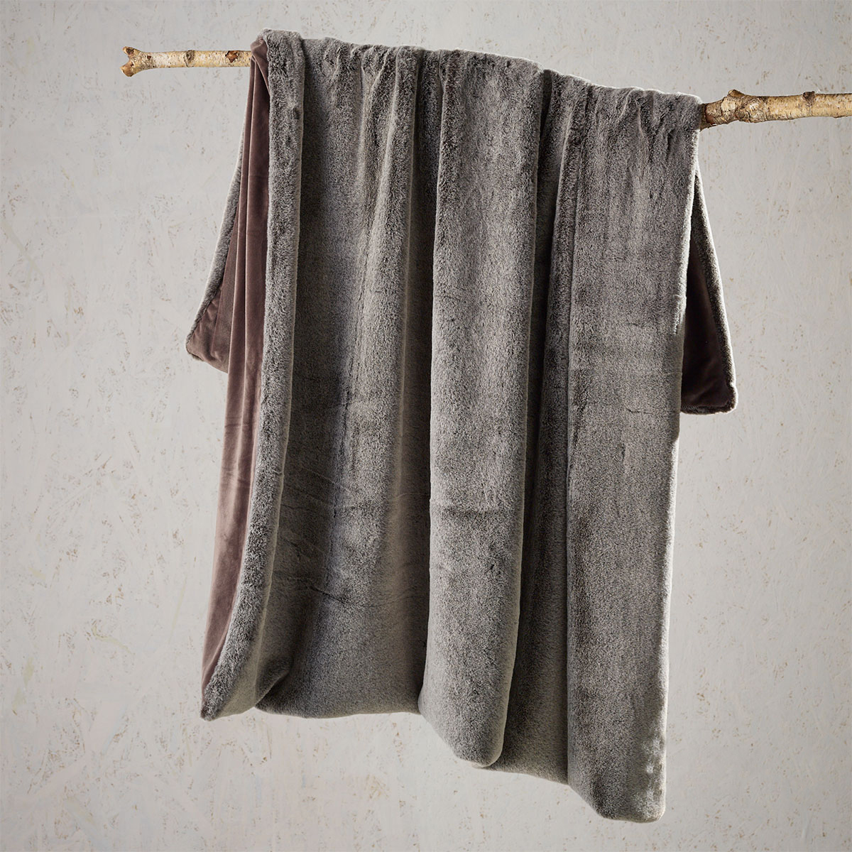 V442-BCA-THROW-HOTHAM-BROWN-RE-202732-00 Bianca Hotham Throw Rug 130 x 160 cm Brown - Image 1