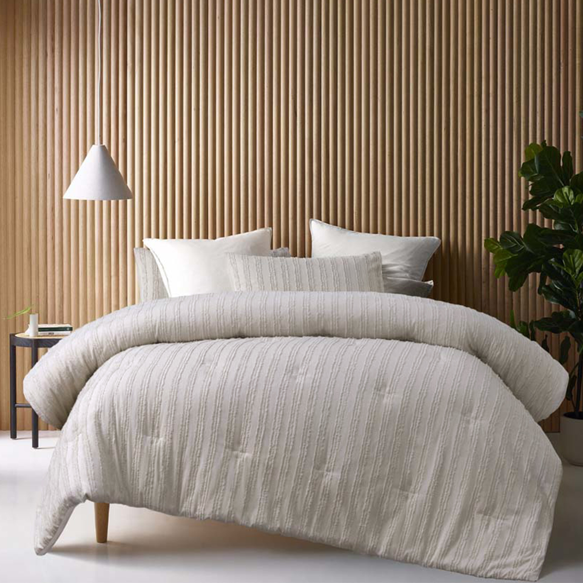 V442-HIN-COMFORTER-REFLECTIONS-NATURAL-KI-150543-00 Vintage Design Homewares Reflections Natural 3 Piece Comforter Set King - Image 1