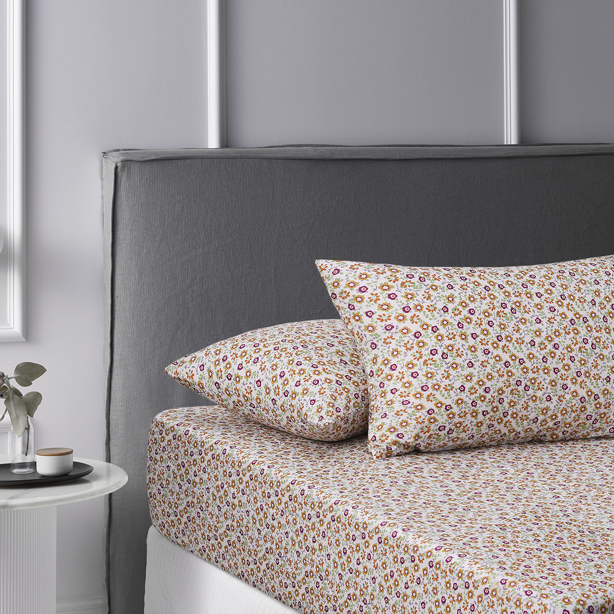 V442-HIN-FITTEDSS-WASHCLISA-GREEN-SB-83538-00 Accessorize Lisa Green Washed Cotton Printed Fitted Sheet Set Single - Image 1
