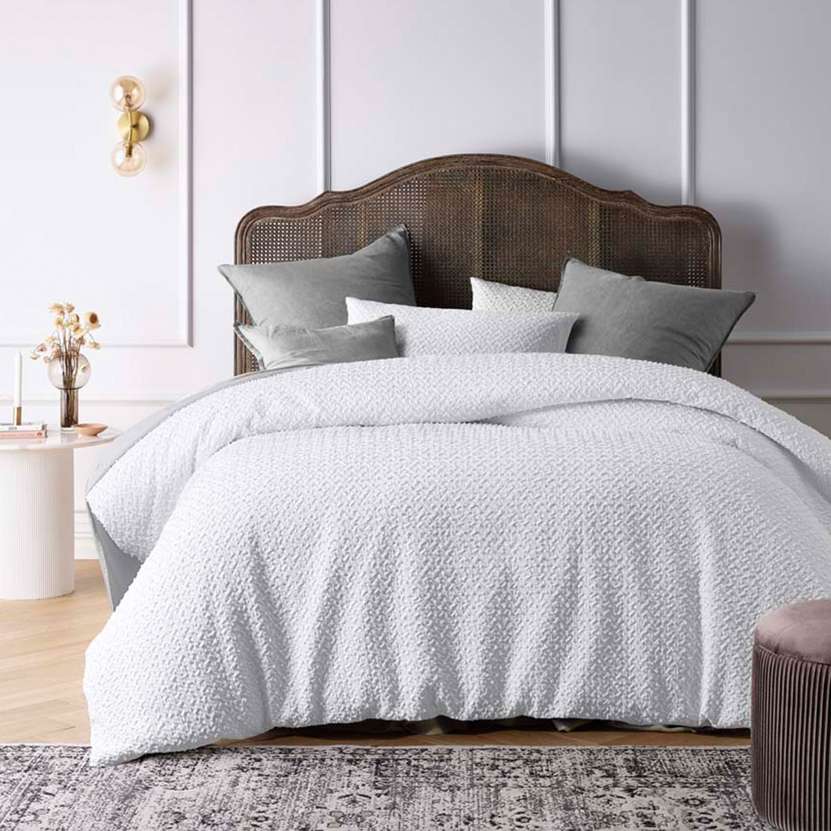 V442-HIN-QUILTCS-DOTTYCLIP-WHITE-QS-159164-00 Accessorize Dotty Clip White Jacquard Quilt Cover Set Queen - Image 1