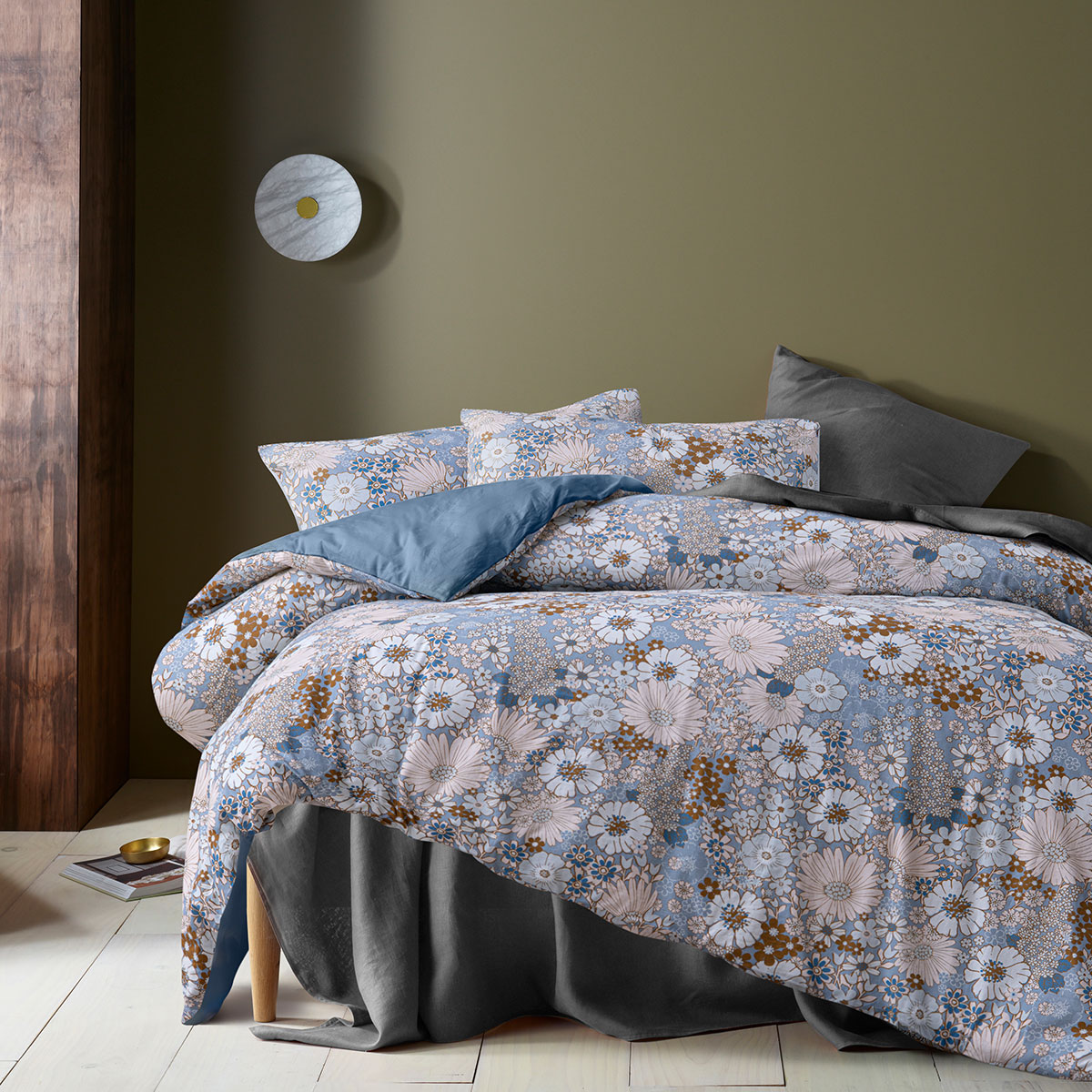 V442-HIN-QUILTCS-RAINBOWGARDEN-BLUE-DS-197090-00 Accessorize Rainbow Garden Blue Washed Cotton Quilt Cover Set Double - Image 1