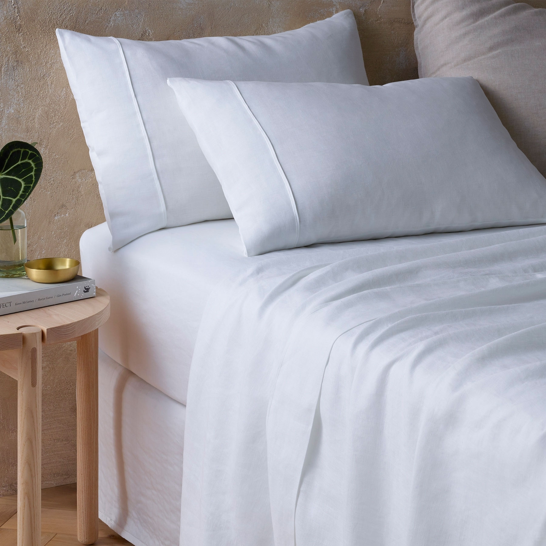 V442-HIN-SHEETS-HEMP-WHITE-SK-83039-00 Vintage Design Homewares White Hemp Sheet Set Super King - Image 1
