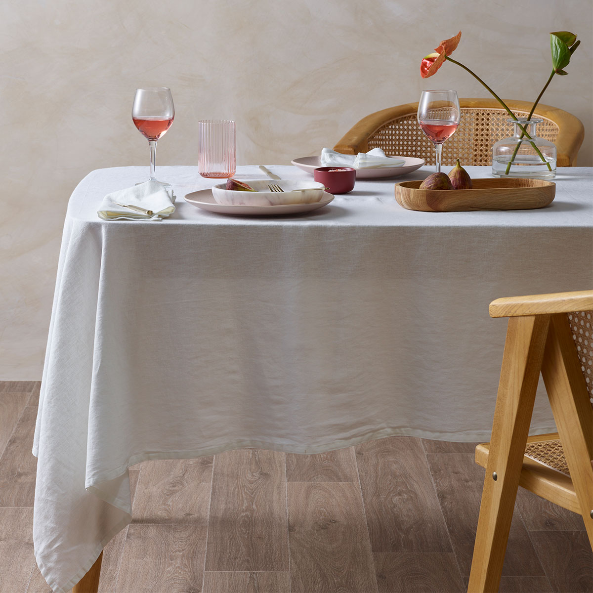 V442-HIN-TABLEC-LINENCOTTON180CM-WHITE-RE-82752-00 Vintage Design Homewares White Vintage Washed Linen Cotton Tablecloth 130x180cm - Image 1
