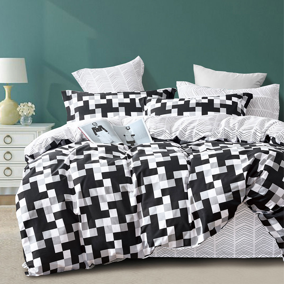 V442-INT-QUILTCS-250TCEMERSON-BLACK-KI-159138-00 Ardor 250TC Emerson Geometric Cotton Sateen Quilt Cover Set King - Image 1
