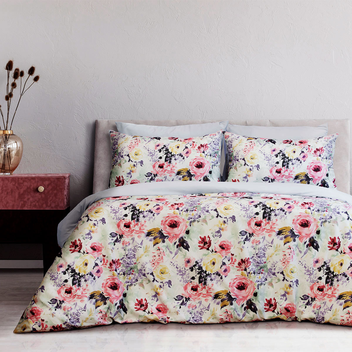 V442-INT-QUILTCS-HOLLY-MULTI-QS-141928-00 Ardor Holly Printed Floral Quilt Cover Set Queen - Image 1