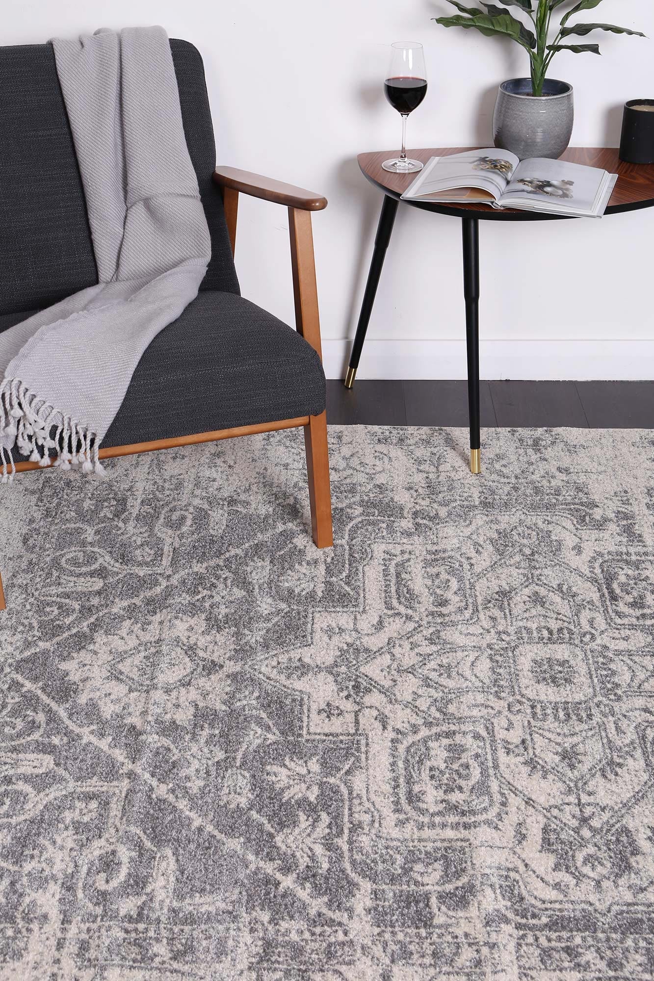 V516-DELI200DEL20-131737-00 delicate-audrey-ivory-grey-rug 200x290 - Image 1