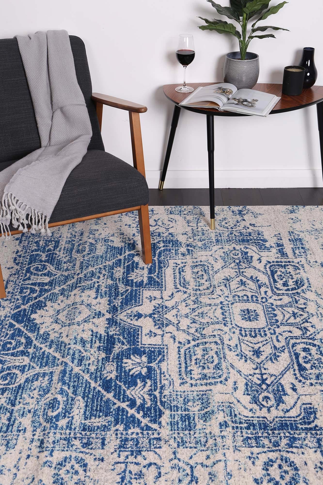 V516-DELI200DEL21-131732-00 delicate-audrey-ivory-navy-rug 200x290 - Image 1
