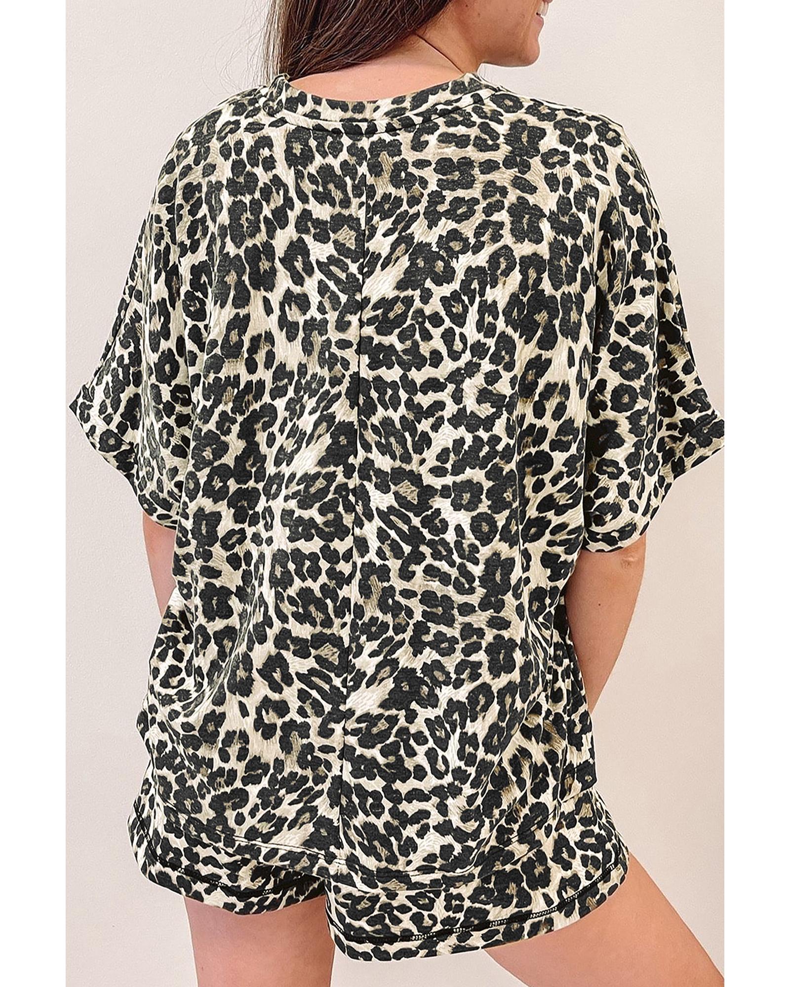 V539-AZEXDC151434-P220-L-202508280015-00 Black Cheetah Printed Casual Tee and Shorts Lounge Set - L - Image 1