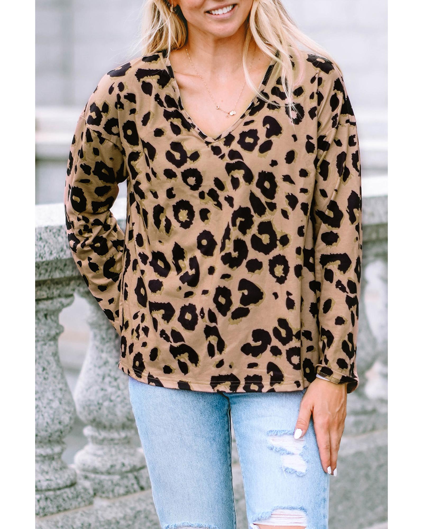 V539-AZEXDC25121724-17-S-202508290745-00 Azura Exchange Leopard Print V Neck Long Sleeve Top - S - Image 1