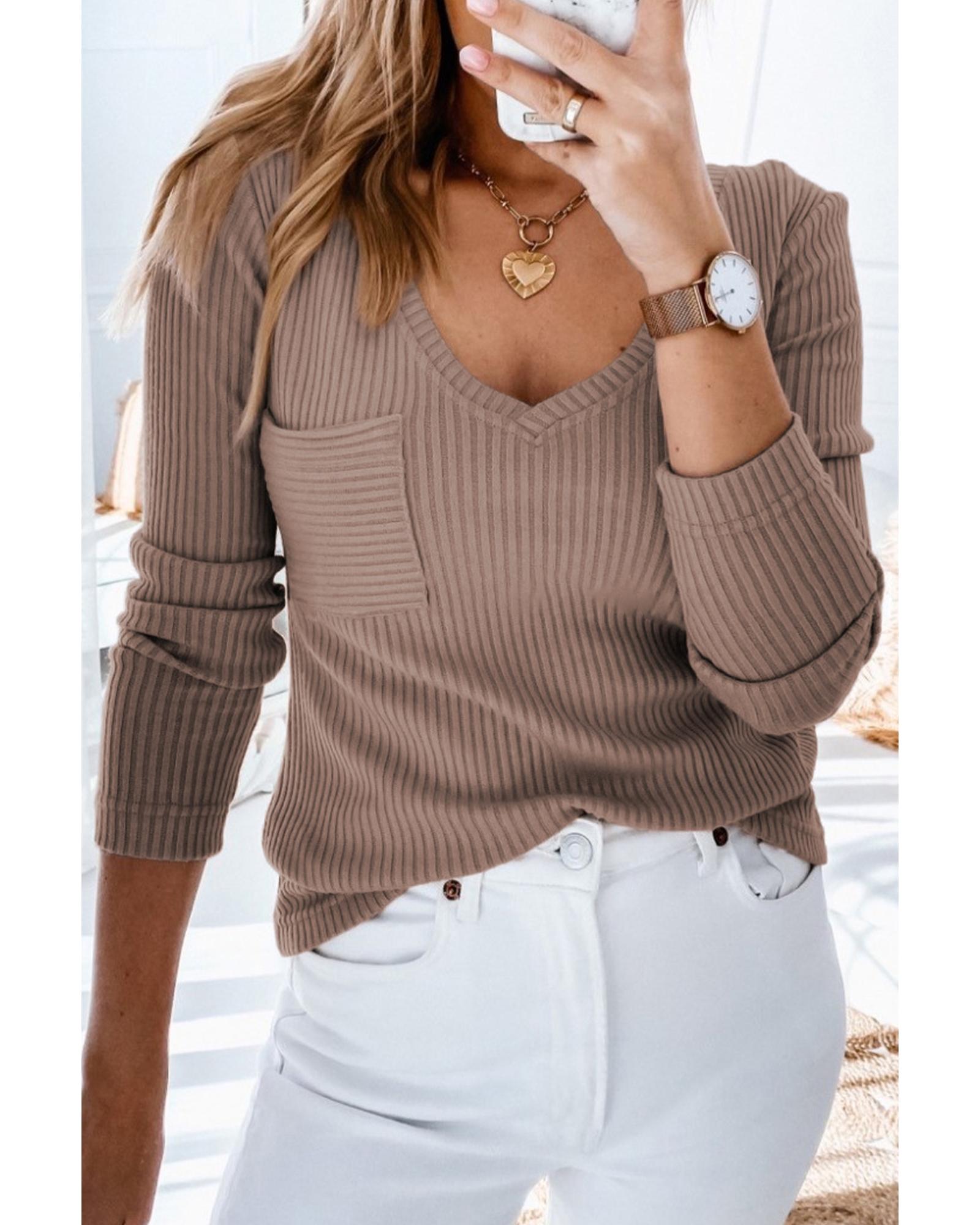 V539-AZEXDC25122030-16-S-202508290525-00 Azura Exchange Ribbed Knit Patched V Neck Top - S - Image 1