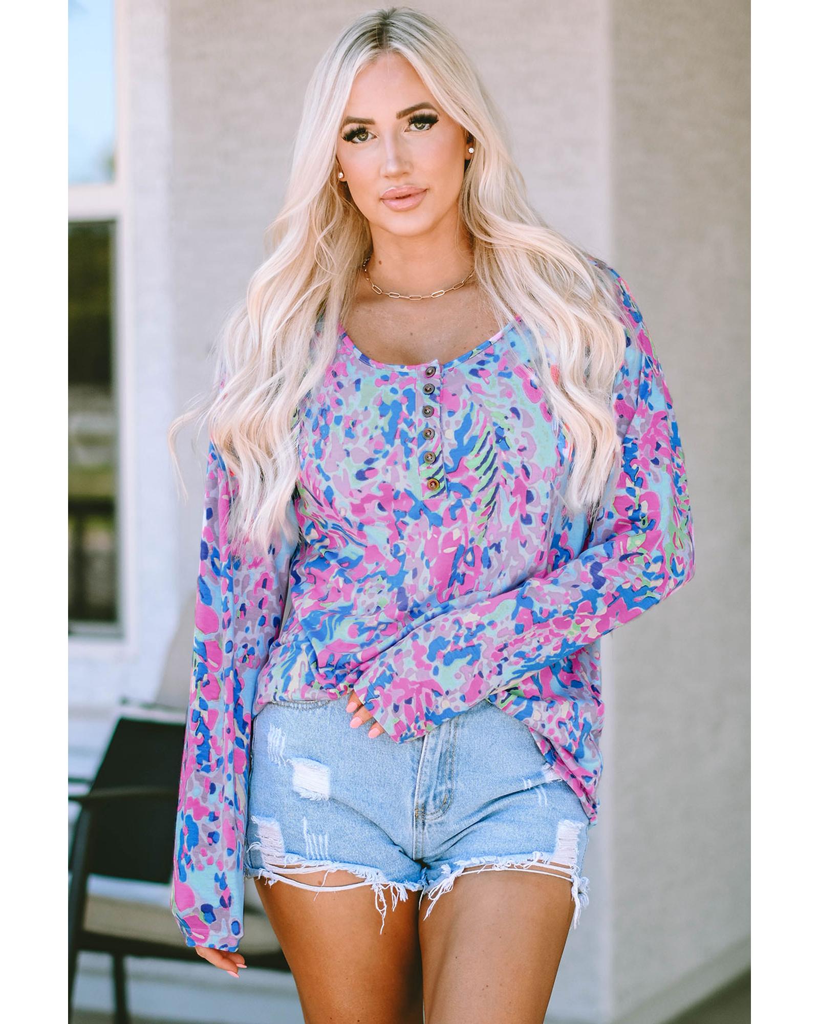 V539-AZEXDC25122336-22-S-202508262000-00 Azura Exchange Printed Wide Neck Thumbhole Sleeve Henley Top - S - Image 1