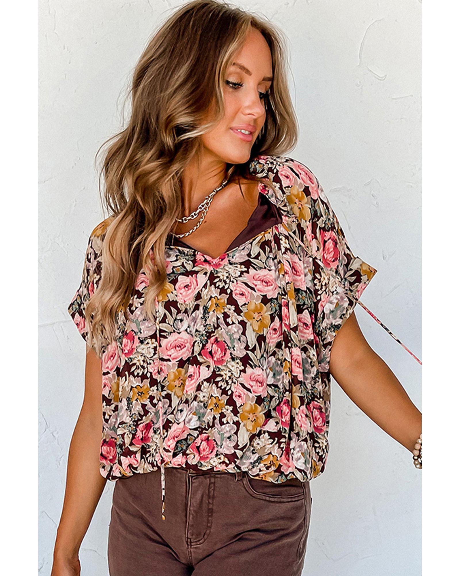 V539-AZEXDC25126119-P1022-L-202508270220-00 Pink Floral Print Bubble Hem Split Neck Blouse - L - Image 1