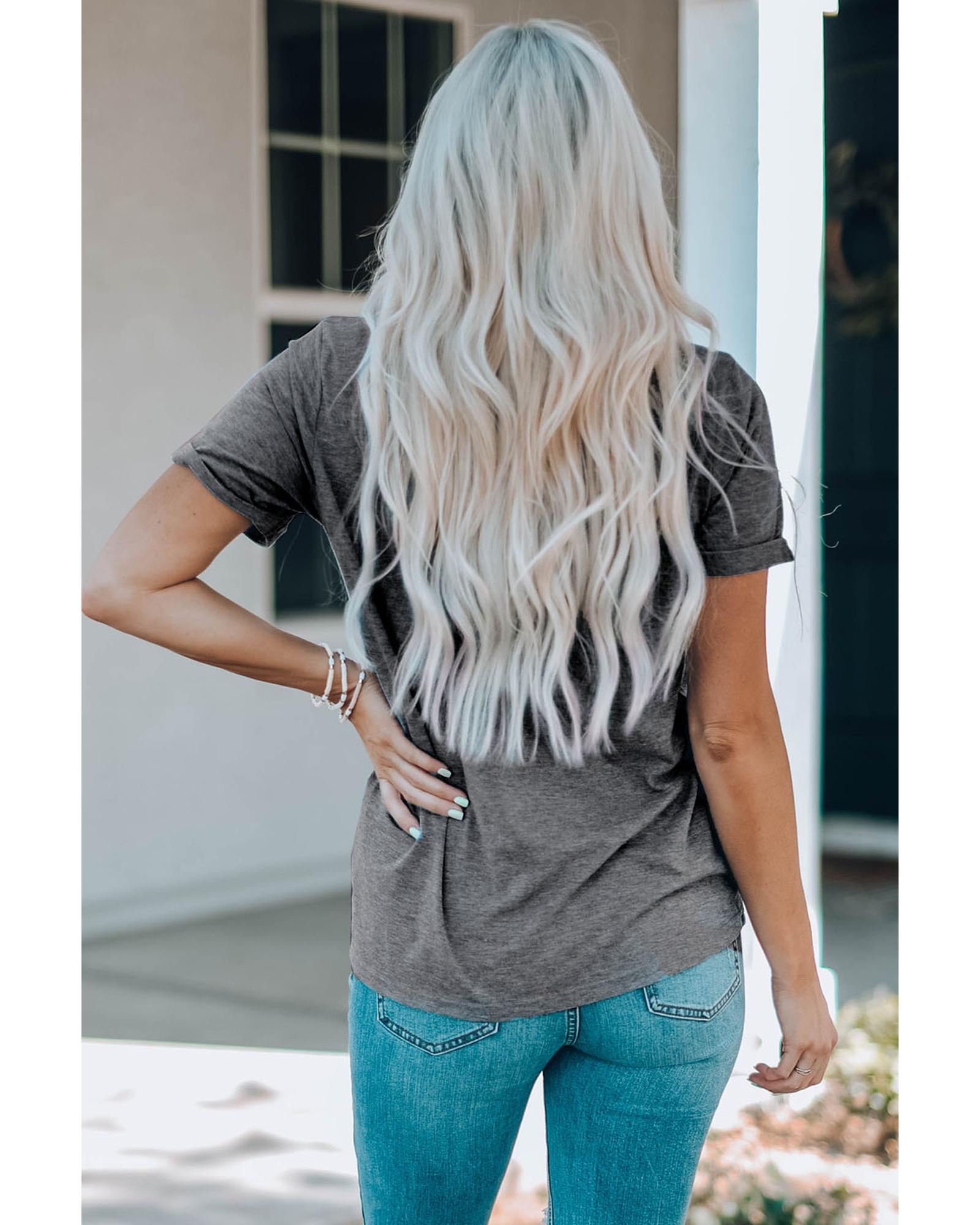 V539-AZEXDC25219571-11-L-202508260535-00 Azura Exchange Leopard Kiss Print Valentines Heart Graphic Tee - L - Image 1
