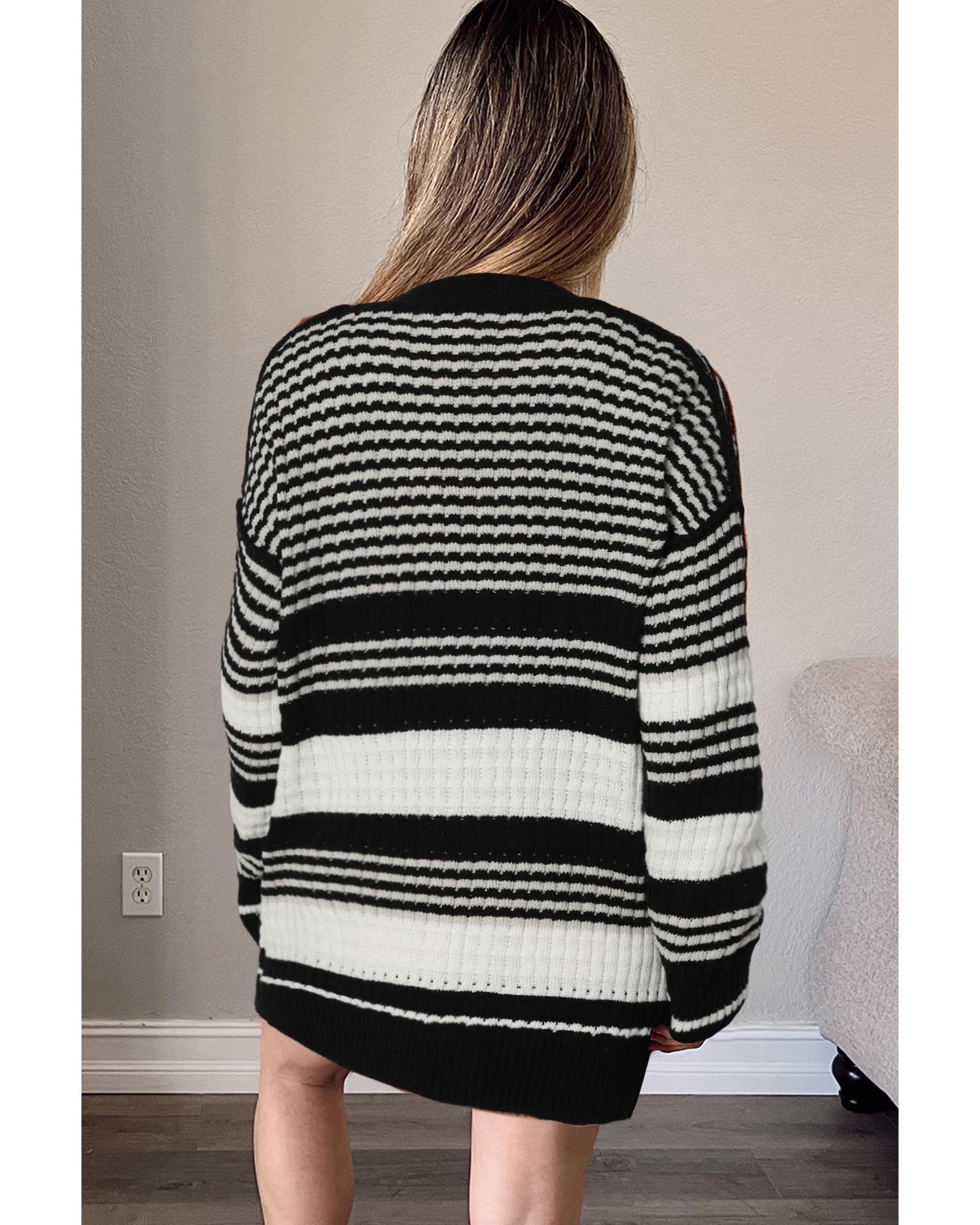 V539-AZEXDC2711151-P2-L-202508281320-00 Black Colorblock Textured Knit Buttoned Cardigan - L - Image 1