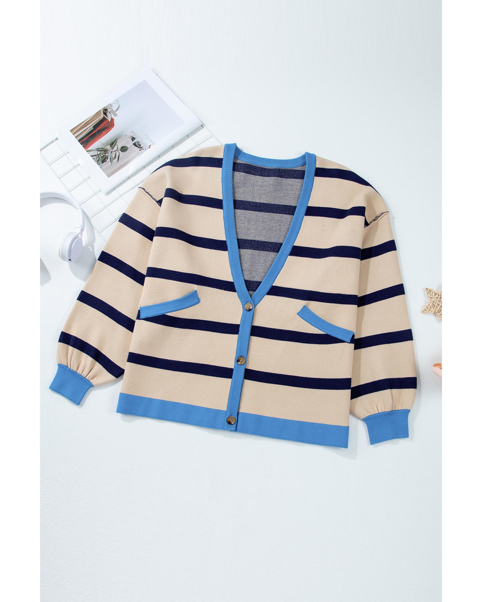 V539-AZEXDC2711645-P122-L-202508292030-00 White Colorblock Drop Shoulder Buttoned Loose Cardigan - L - Image 1