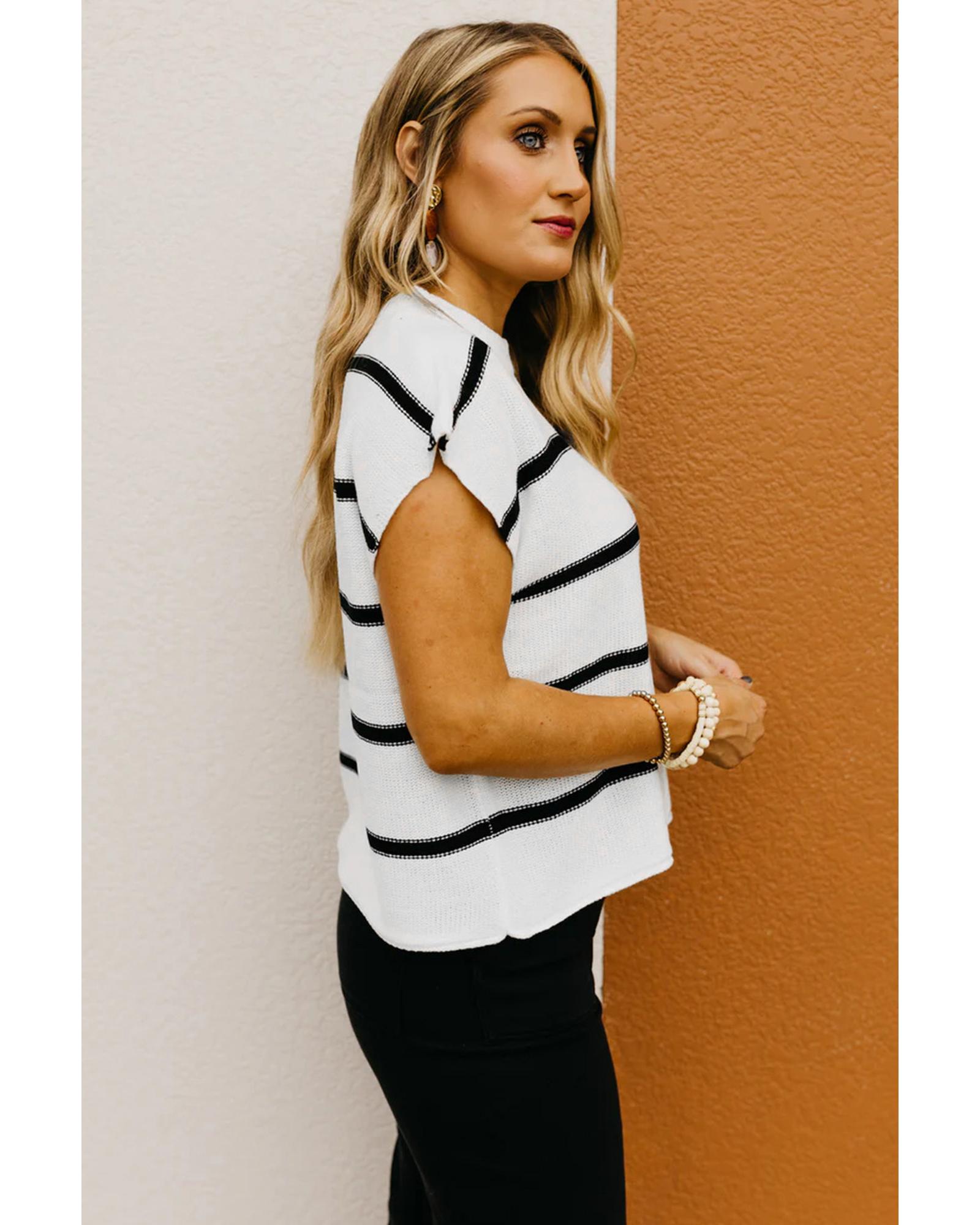 V539-AZEXDC277042-P1-L-202508300340-00 White Striped Batwing Sleeve Sweater Tee - L - Image 1
