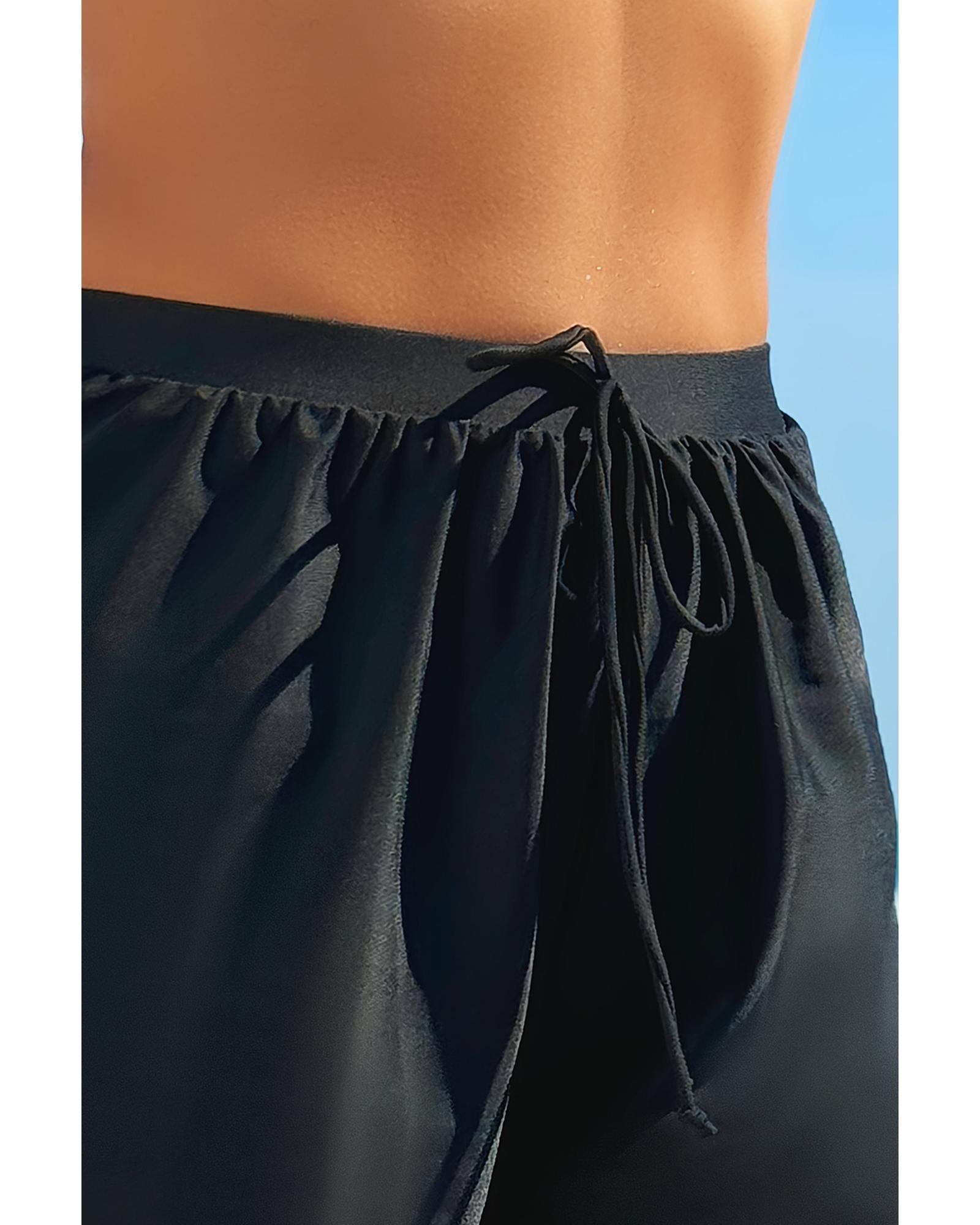 V539-AZEXDC421890-P2-M-202508291525-00 Black Scalloped Trim Beach Shorts - M - Image 1