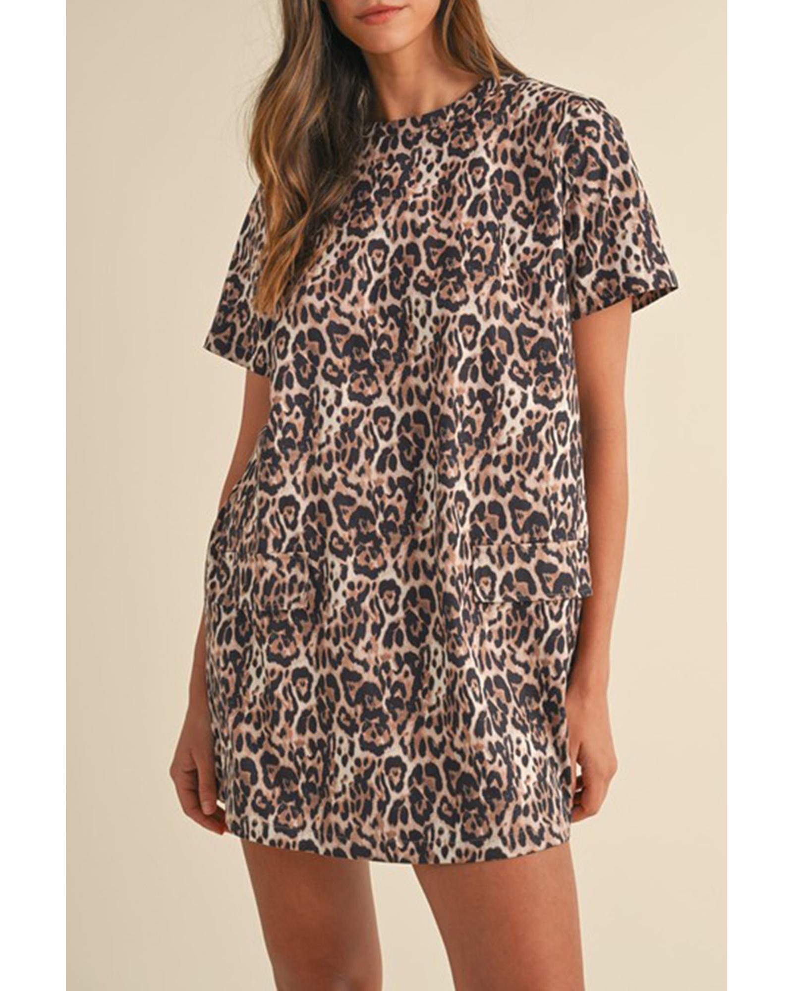 V539-AZEXDC6122844-P1720-XL-202508311445-00 Brown Leopard Print Crew Neck Shift Short T Shirt Dress - XL - Image 1