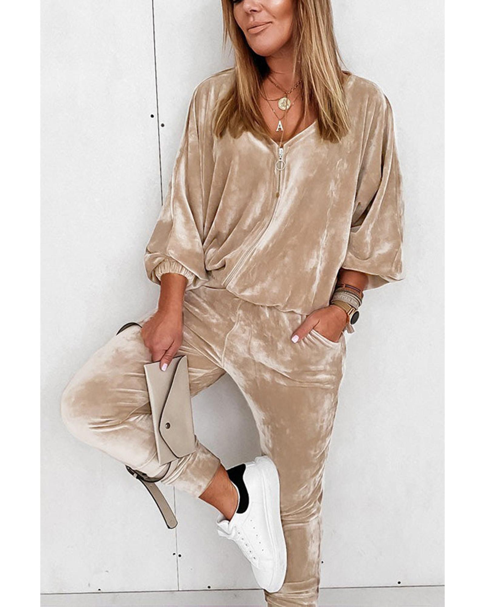 V539-AZEXDC625359-P6016-S-202506141946-00 Parchment Velvet Zipped Top and Joggers Two Piece Set - S - Image 1