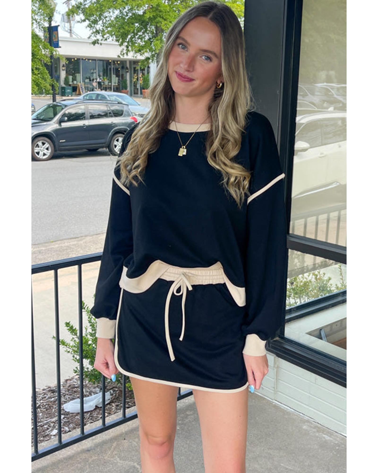 V539-AZEXDC631113-P2-XL-202508301025-00 Black Color Contrast Loose Pullover and Lace-up Waist Skort Set - XL - Image 1