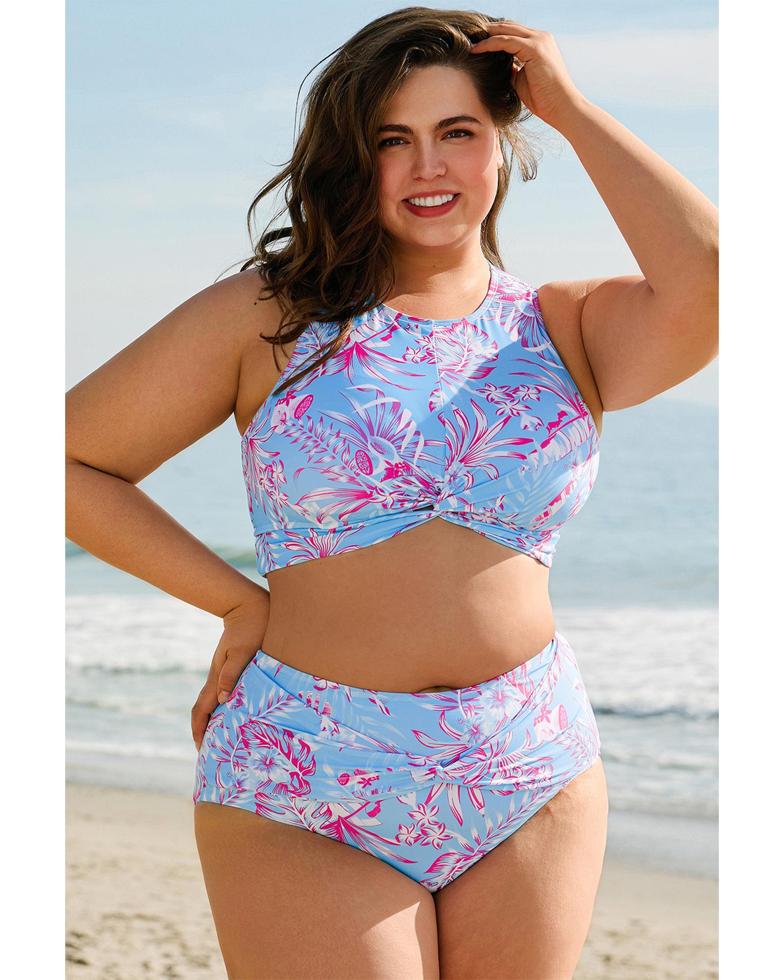 V539-AZEXPL43025-P420-1X-202506152006-00 Sky Blue Plus Size Floral Print Twisted High Waist Bikini Set - 1X - Image 1