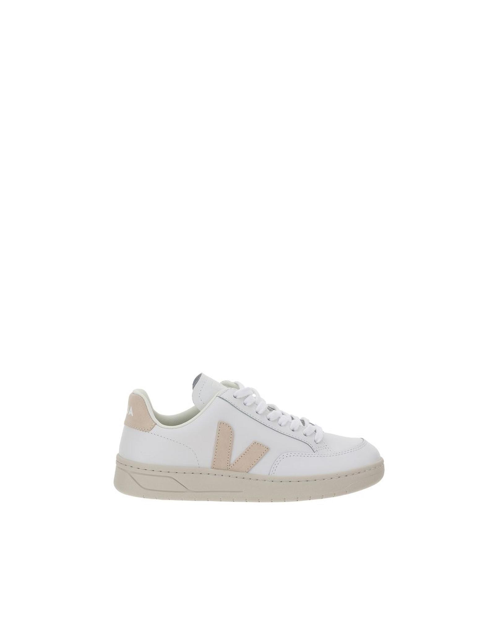 V539-VE-XD0202335AEXTRAWHITE-EU38US8-202506181722-00 Veja Women's V-12 Sneakers - 38 EU - Image 1