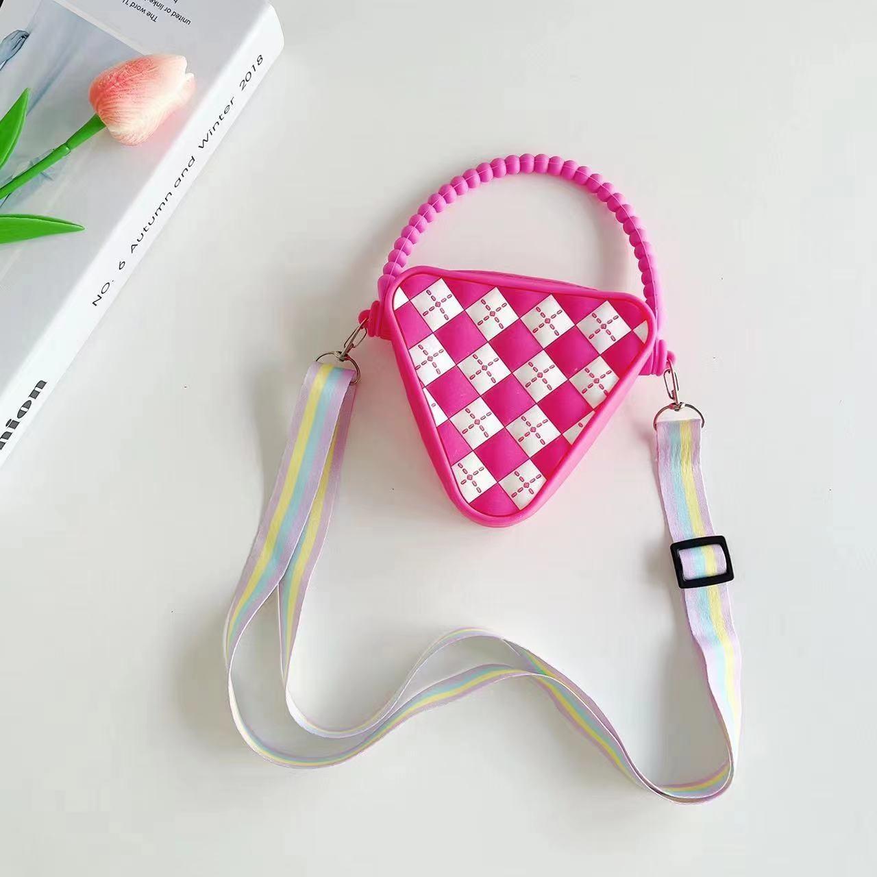 V562-A103422200AYS-202505191516-00 Mini Diamond Shaped Silicone Shoulder Bag - Rosered - Image 1