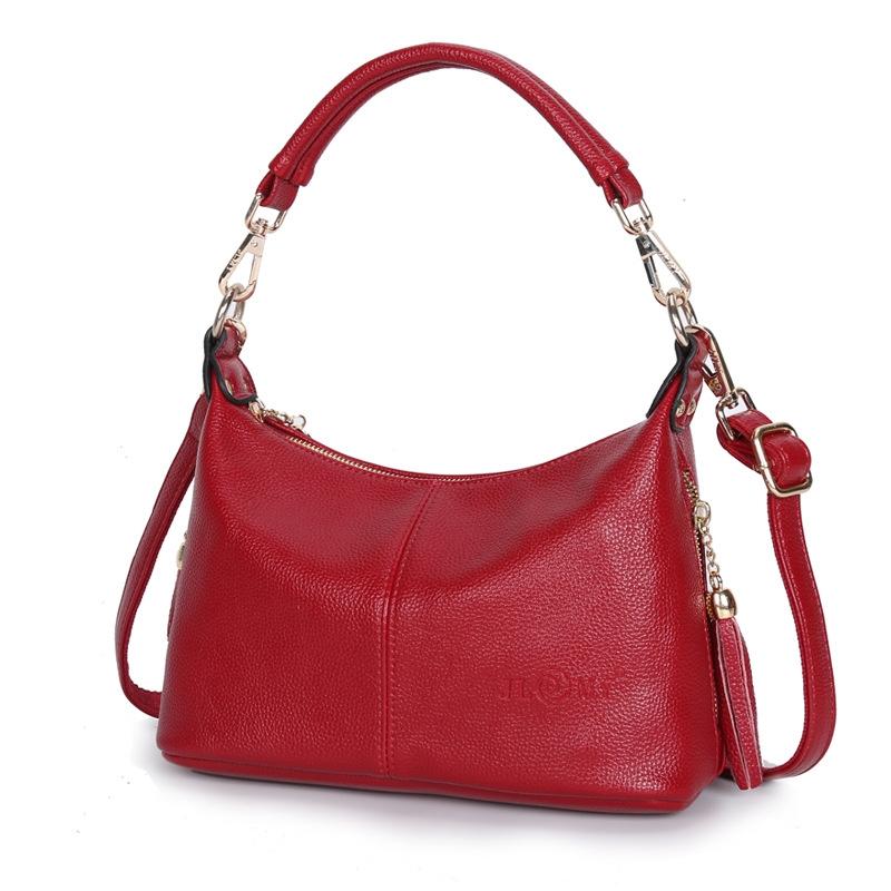 V562-A1057812060DBT-202505191725-00 Stylish Middle Aged Women Shoulder Bag - Red - Image 1