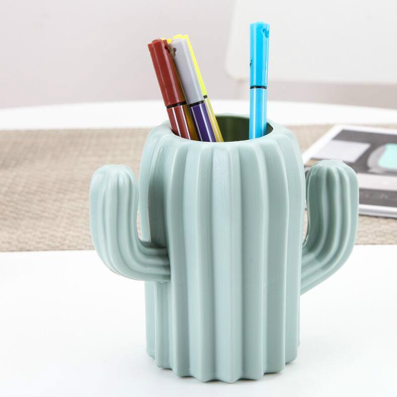 V562-B102154940DBT-202503041641-00 Cactus-shaped Vase Creative Desktop Pen Holder for Home Decor - Green - Image 1