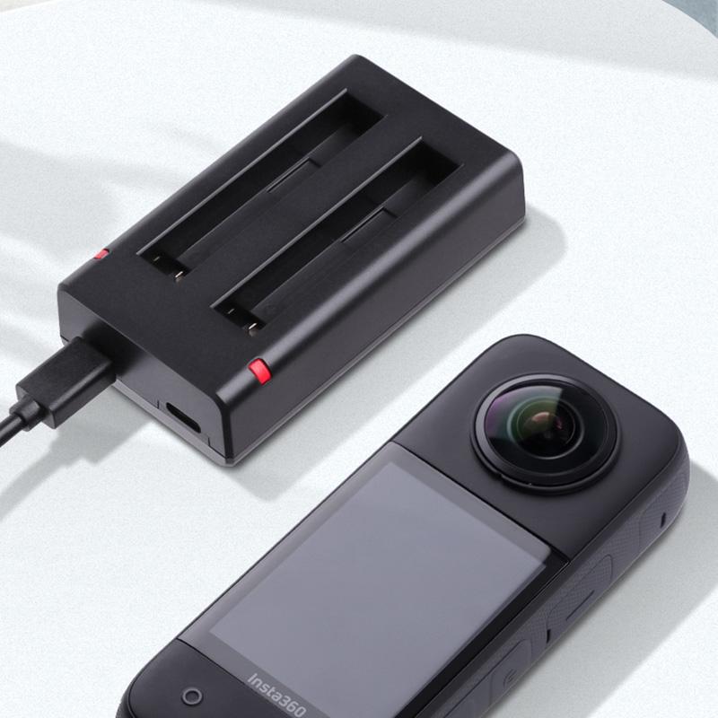 V562-B1212ACD-202503061930-00 Insta360 X3 Dual Battery Charger with Indicator Light and Cable - Image 1