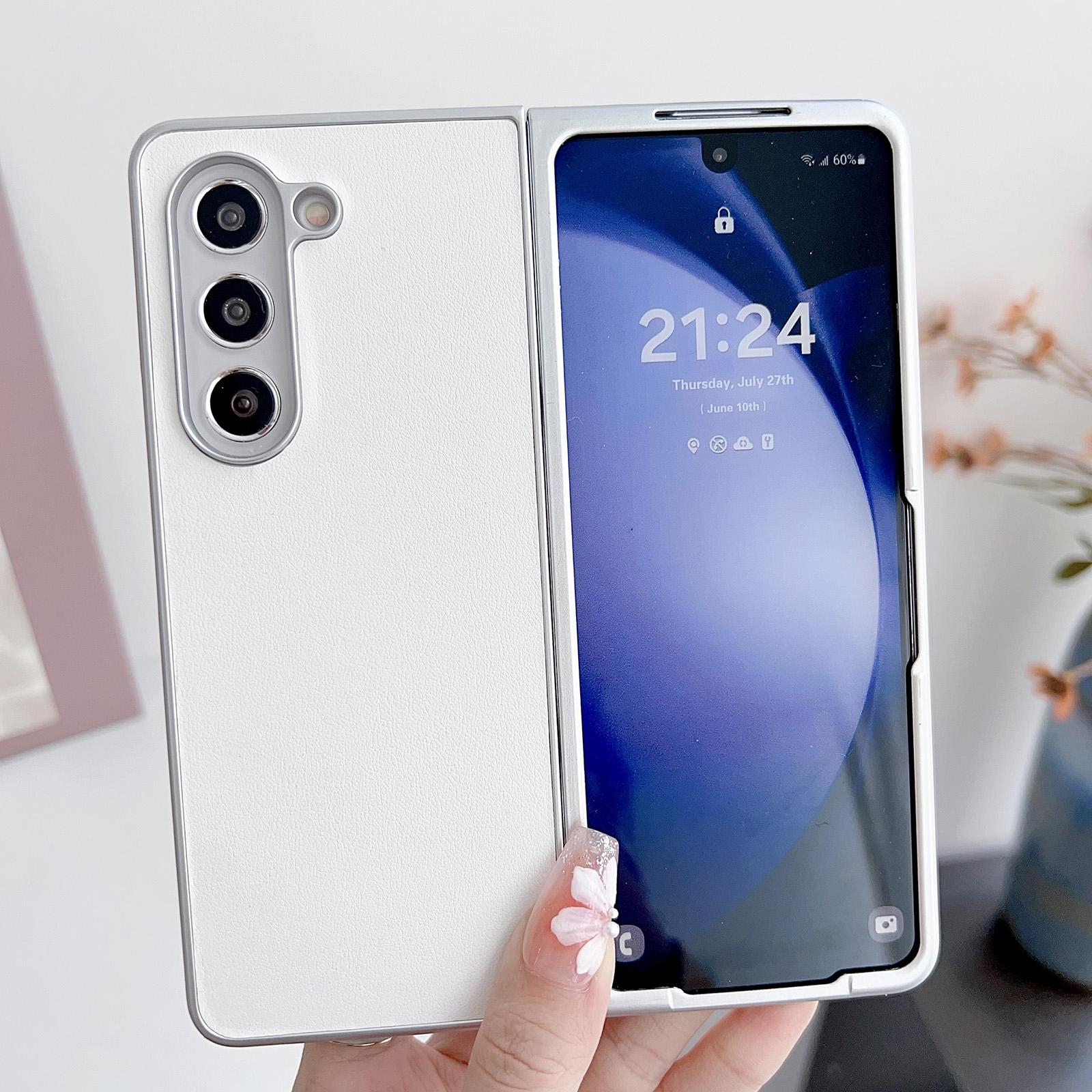 V562-B202771600ADE-202505221900-00 For Samsung Galaxy Z Fold4 5G Shiny Leather Phone Case With Metallic Finish - White - Image 1