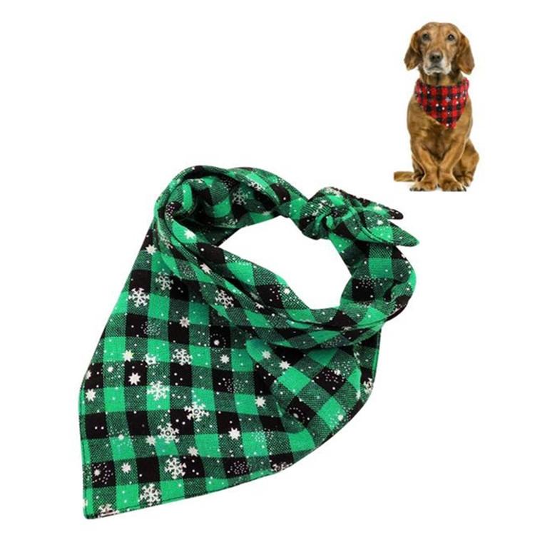 V562-B2060334240DBT-202503201720-00 Pet Triangle Towel Christmas Snowflake Dog Saliva Towel - Size L - Green - Image 1