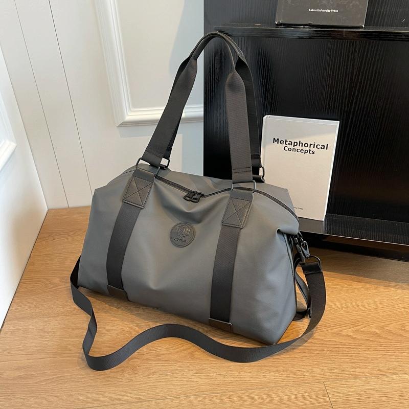 V562-C1001304060DBT-202503041351-00 Travel-ready Waterproof Sports Bag for Fitness - Grey - Image 1