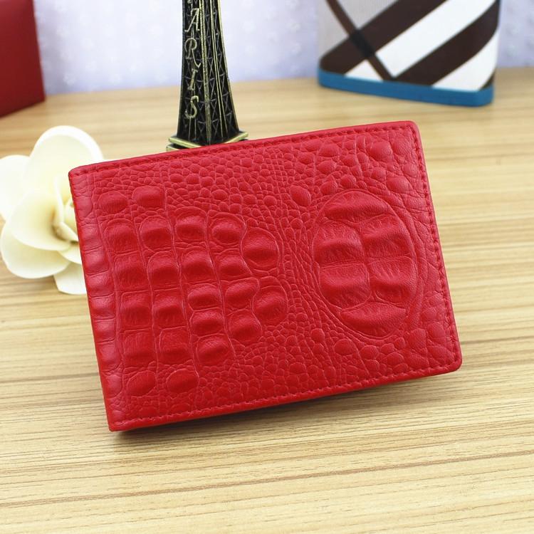 V562-E1055000950DBT-202503281932-00 Universal Crocodile Pattern Driver License Cover With Card Slot - Red - Image 1