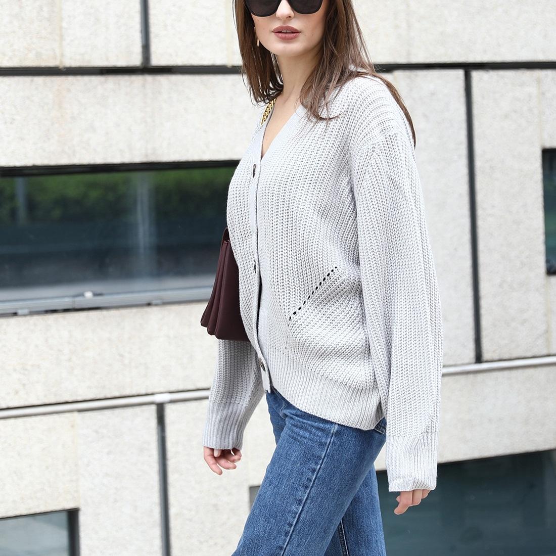 V562-IA71221722YZ-202505261952-00 Fashion Cardigan Solid Colour Knit Button Sweater Black - White S - Image 1