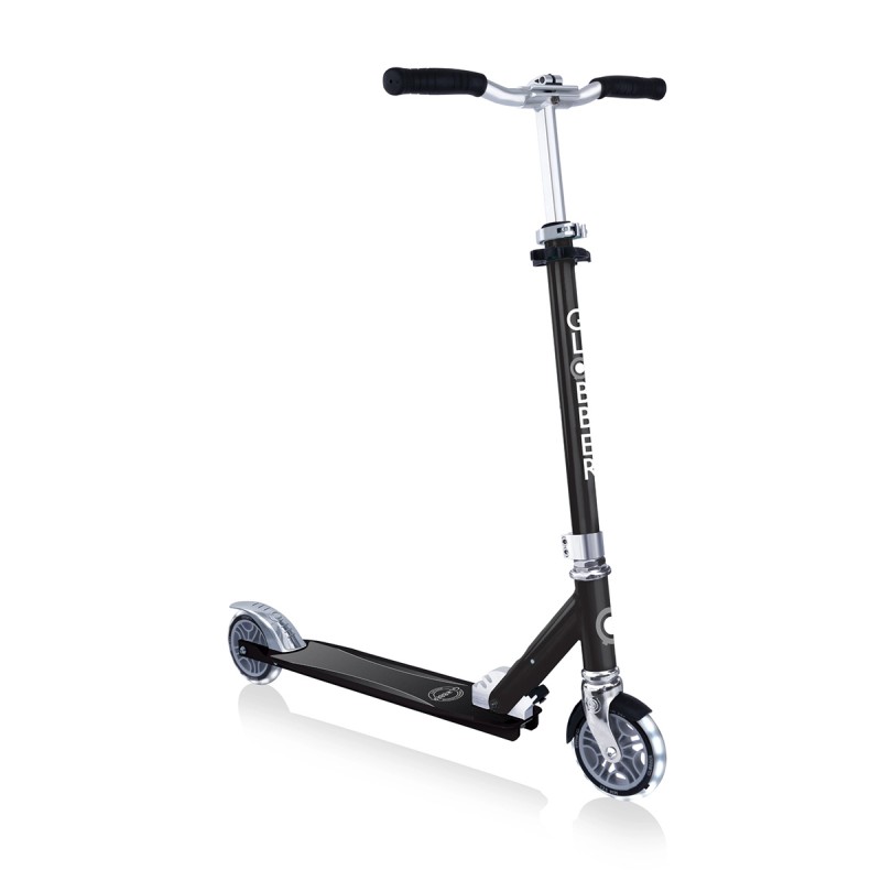 V572-721-120-202503280126-00 Globber FLOW ELEMENT Scooter with lights - Black - Image 1