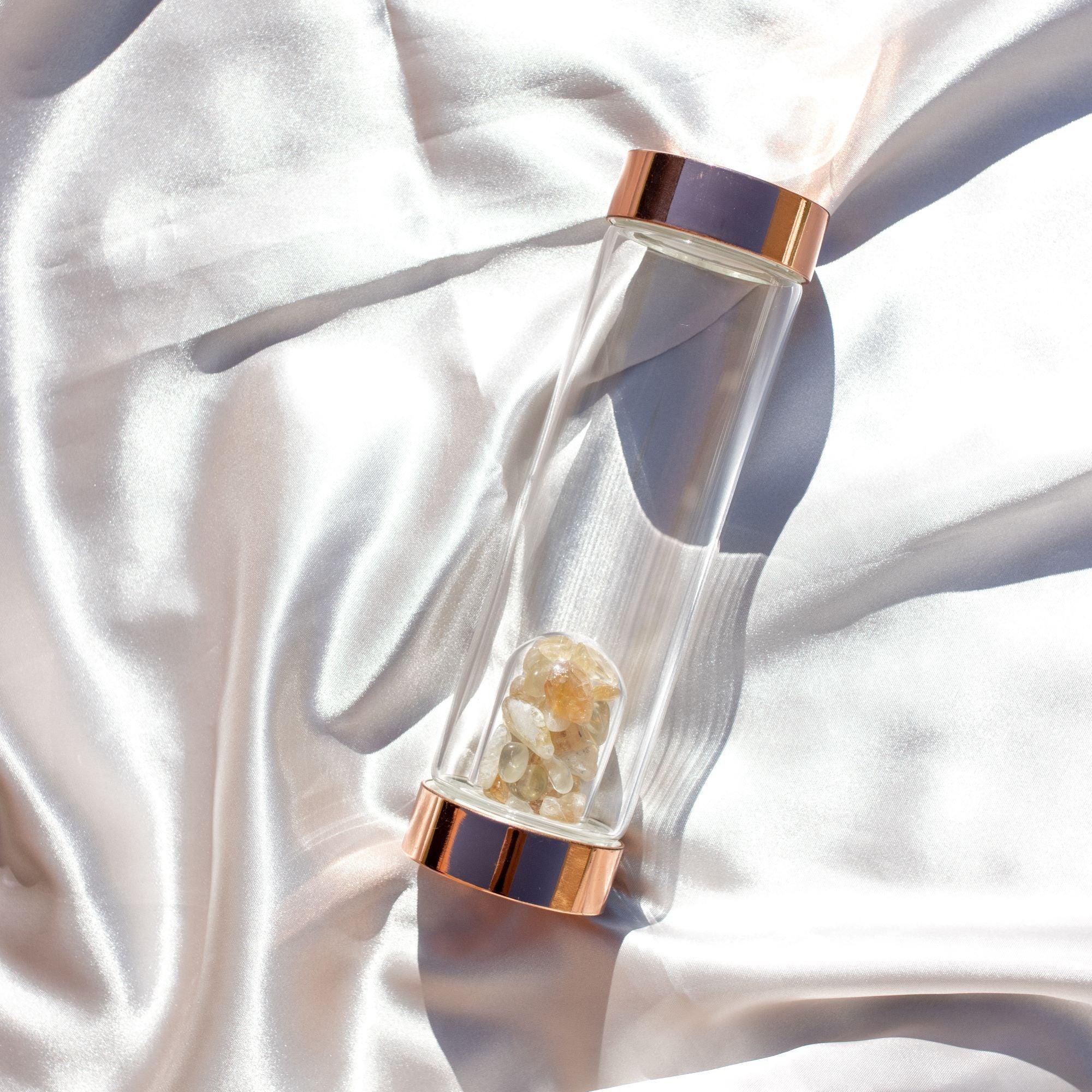 V573-CWBGPRJ-140190-00 Rose Gold Crystal Drinking Bottle - 550ml with Gemstone Pod - Image 1