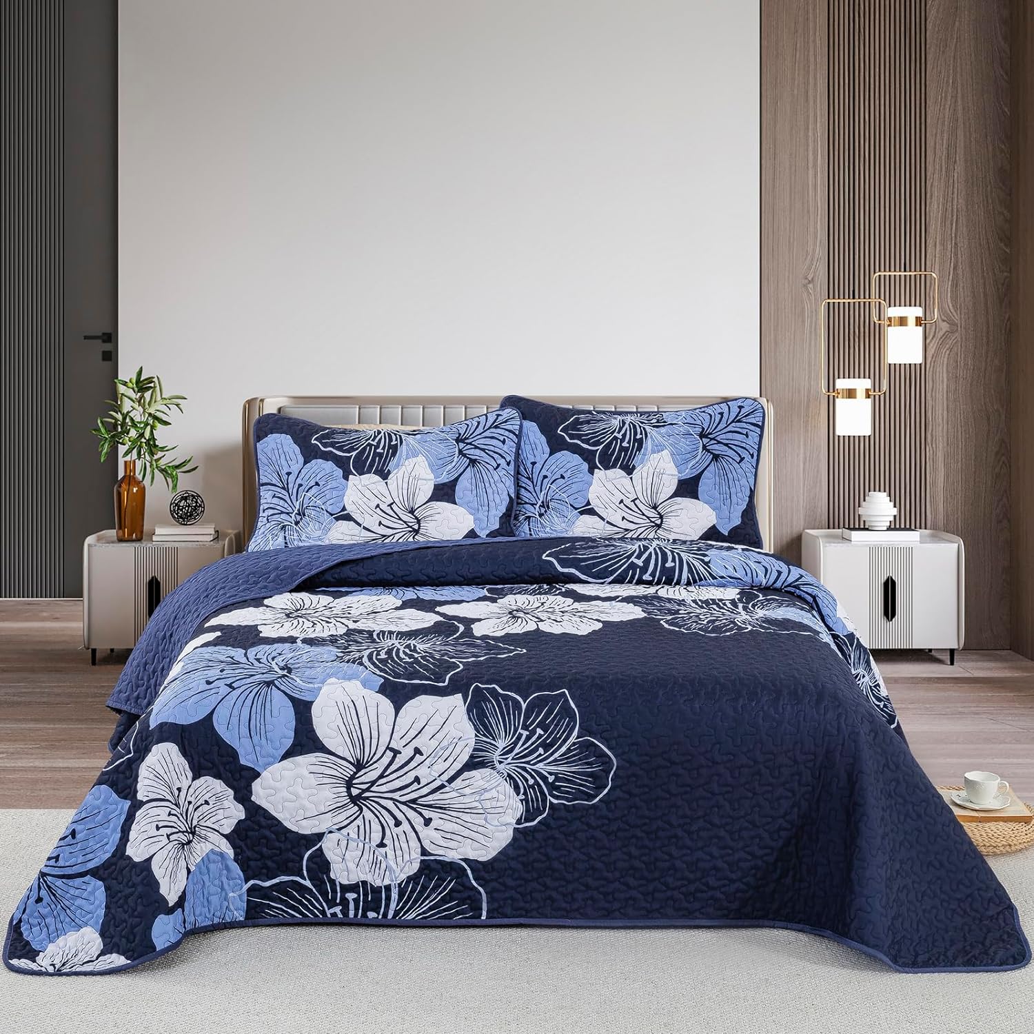 V745-MAC080647Q13U-190925-00 Lavish Quilted Coverlet and Pillowcases Set: Luxurious Comfort for Your Bed - Queen size - Image 1