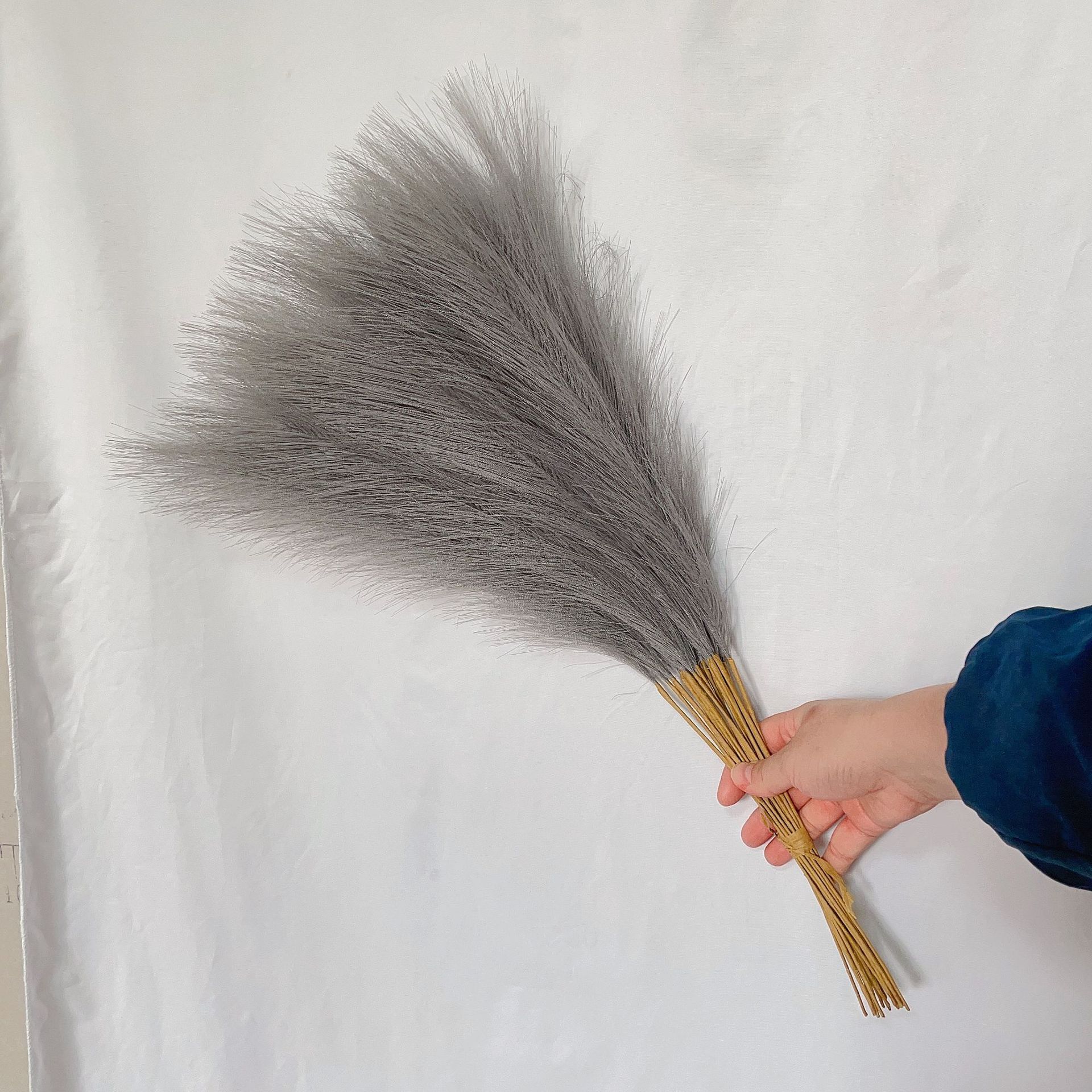 V888-ELOSUNG11155-206959-00 20 sticks Natural Dark Gray Pampas Grass Bouquet-21.65" Fluffy Dried Pampas for Home Decor and Events - Image 1