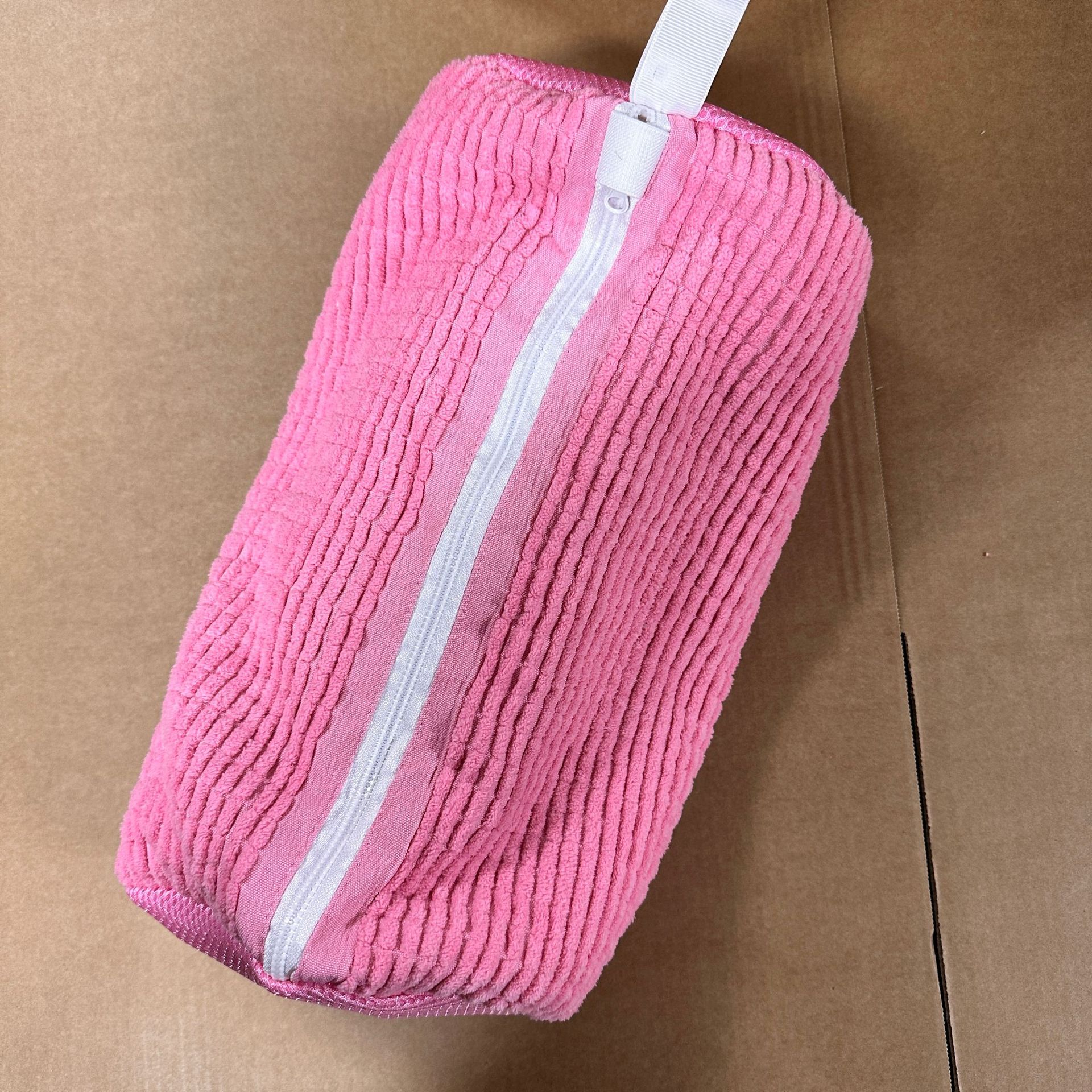 V888-ELOSUNG12591-212509-00 Pink Shoe Laundry Bags - Mesh Protective Washing Bags for Shoes with Zipper Design - Image 1