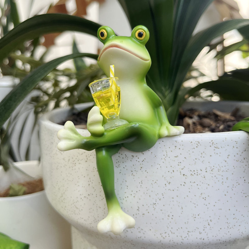 V888-ELOSUNG13784-212824-00 2 Pcs Green Realistic Frog with Legs Crossed Pot Hanger - Glass Fish Tank Edge Decor, Outdoor Garden Animal Ornament, Hanging Planter Decoration - Image 1