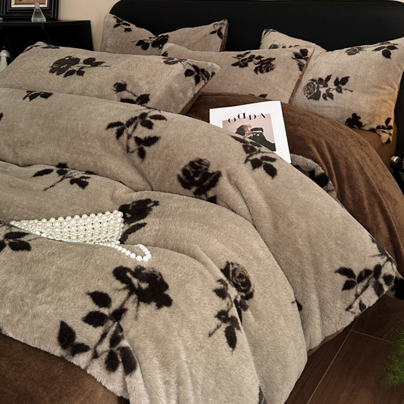 V888-ELOSUNG16811-224300-00 Brown Rose Motifs Luxury Winter Faux Rabbit Fur Bedding Set - 4-Piece Melange Style Plush Set for 1.8m Beds (200x230cm Duvet Cover) - Image 1
