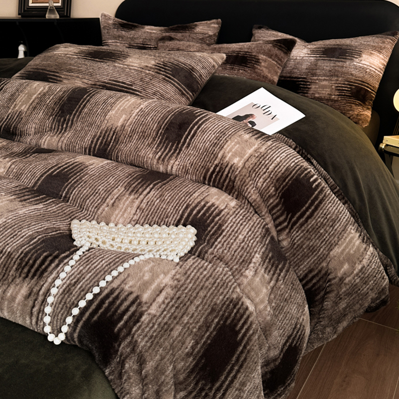 V888-ELOSUNG16814-224309-00 Brown Stripe Luxury Winter Faux Rabbit Fur Bedding Set - 4-Piece Melange Style Plush Set for 1.8m Beds (200x230cm Duvet Cover) - Image 1