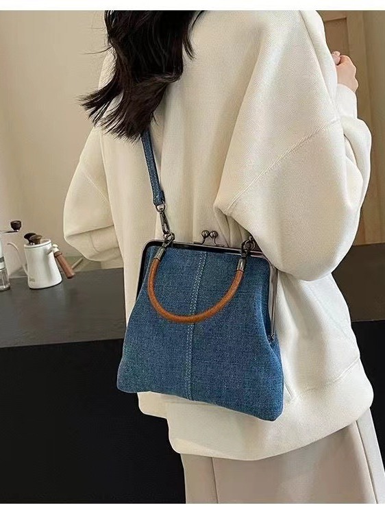 V888-ELOSUNG17217-214932-00 Blue Handmade Denim Patchwork Small Crossbody Bag – Women’s Shoulder & Handbag with Vintage Style - Image 1